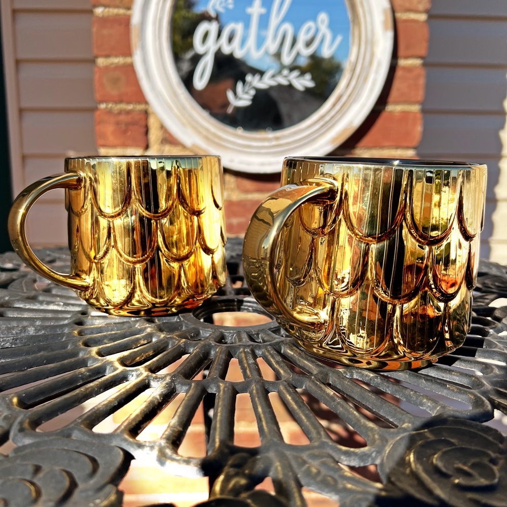 ✨Starbucks ( Set of 2 ) 14oz Gold Mermaid Scale Mugs✨